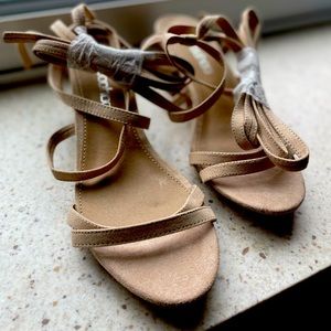Tan tie up leg small heels 👠